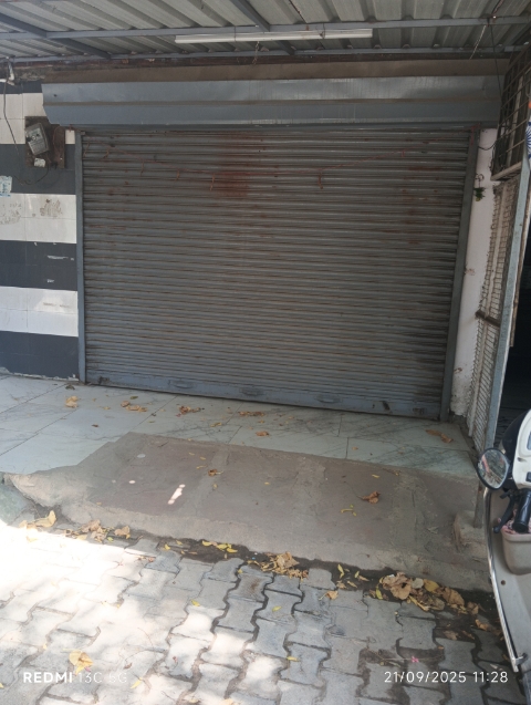 Retail Shop For Sale in 8851918536