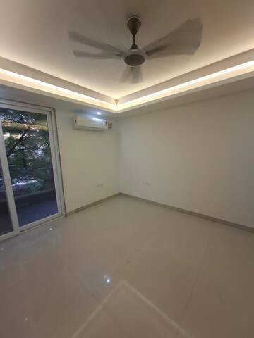 Furnished Amenities in 3 BHK Builder Floor at Kohli One Malibu Town, Sector 47 – for Rent