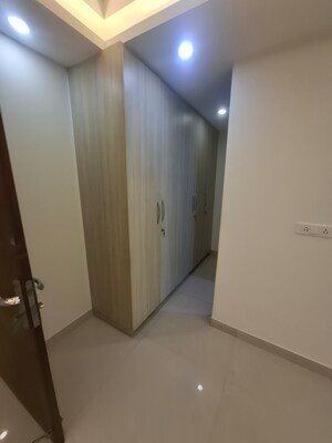 Furnished Amenities in 3 BHK Builder Floor at Kohli One Malibu Town, Sector 47 – for Rent
