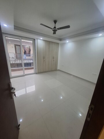 Furnished Amenities in 3 BHK Builder Floor at Kohli One Malibu Town, Sector 47 – for Rent