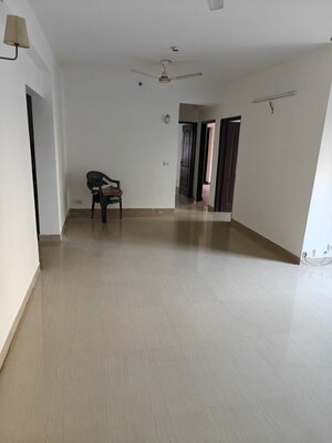 Room in 3.5 BHK Apartment at Nimbus The Hyde park, Sector 78 – for Rent