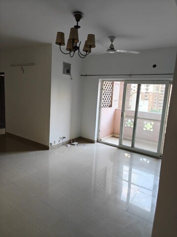 Room in 3.5 BHK Apartment at Nimbus The Hyde park, Sector 78 – for Rent