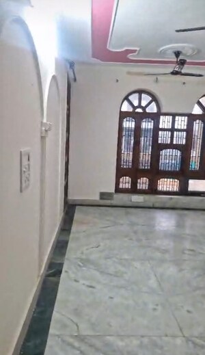Room in 3 BHK Independent House at Sector 8 – for Rent