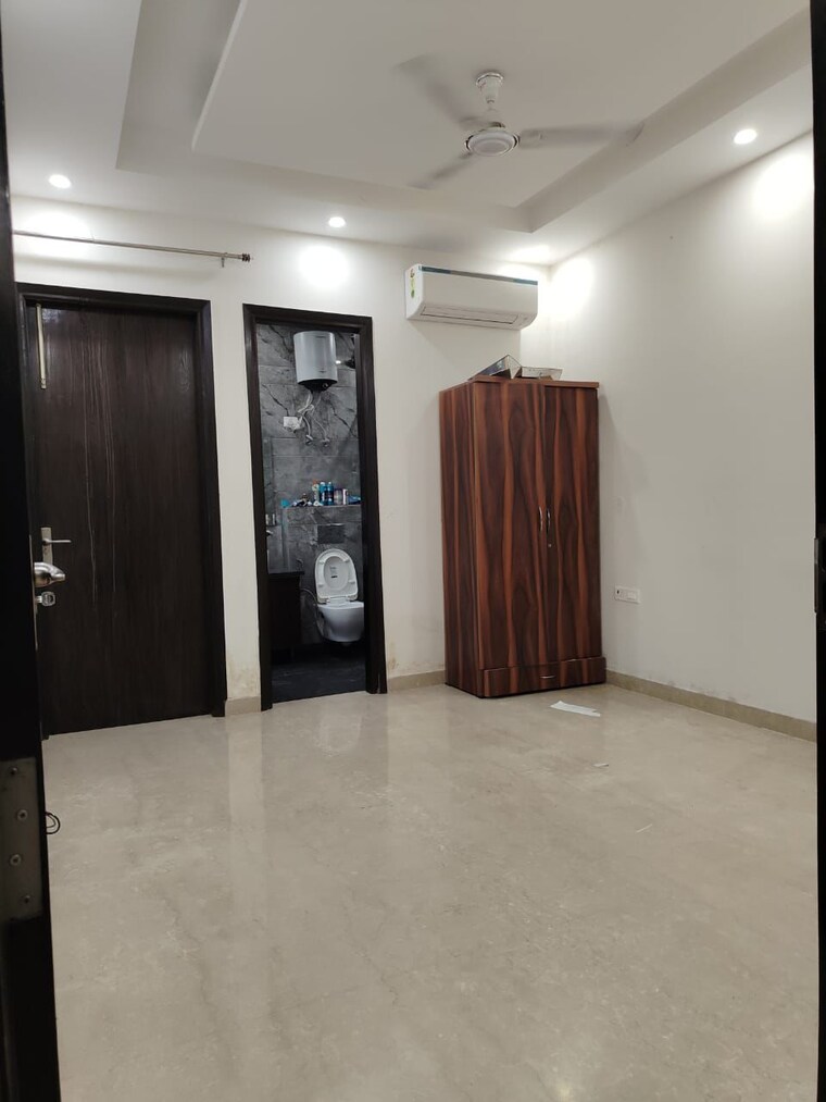 Room, sector 55 2 Bedroom 1700 Sq.Ft. Builder Floor In Sector 55 Gurgaon 9218149