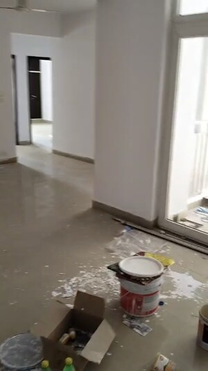 Room in 3 BHK Apartment at BPTP Park Towers, Sector 77 – for Rent