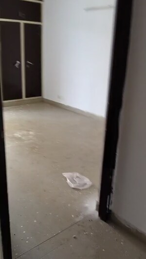 Furnished Amenities in 3 BHK Apartment at BPTP Park Towers, Sector 77 – for Rent