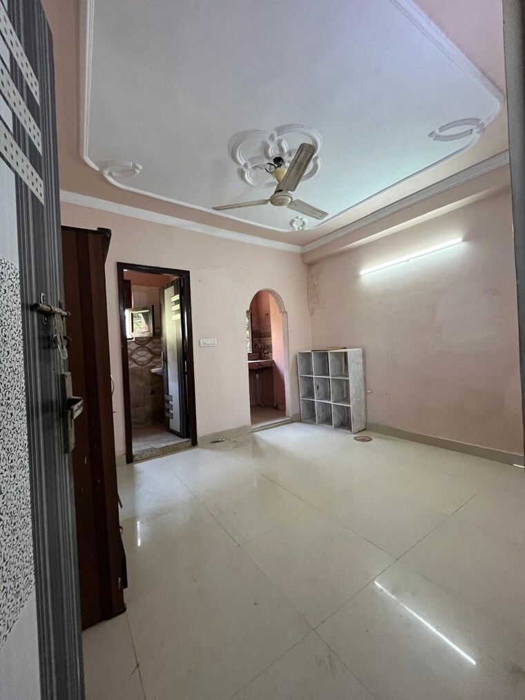 Room, saket 1 RK 250 Sq.Ft. Builder Floor In Saket Delhi 9218171