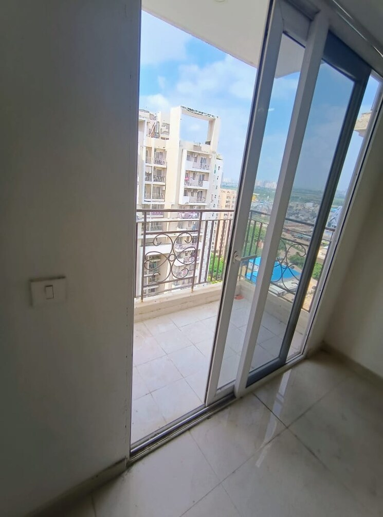 undefined, signature-the-millennia-2 2 Bedroom 625 Sq.Ft. Apartment In Sector 37d Gurgaon 9218176