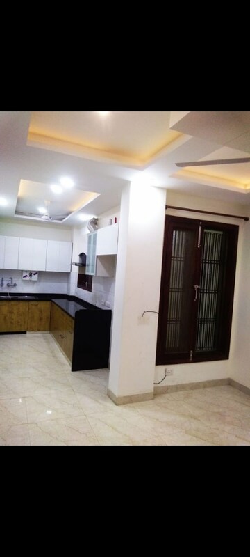 Kitchen in 2 BHK Builder Floor at Sector 55 – for Rent