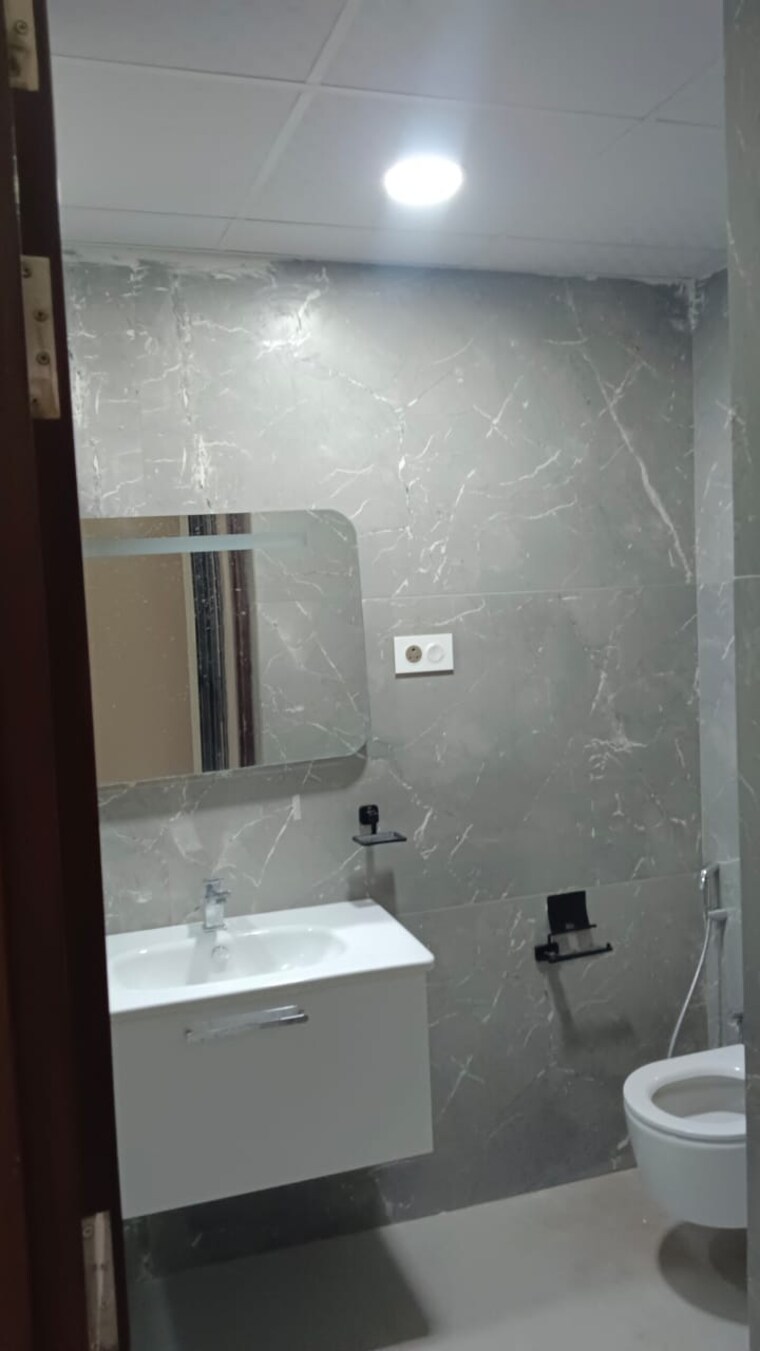 Bathroom, dsr-the-classe 4 Bedroom 3333 Sq.Ft. Apartment In Narsingi Hyderabad 9218164