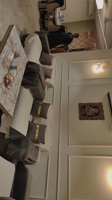 Furnished Amenities in 4 BHK Apartment at Parsvnath Green Ville, Sector 48 – for Rent