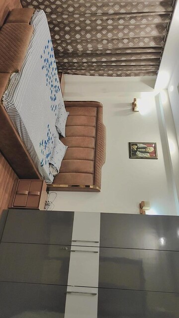 Furnished Amenities in 4 BHK Apartment at Parsvnath Green Ville, Sector 48 – for Rent
