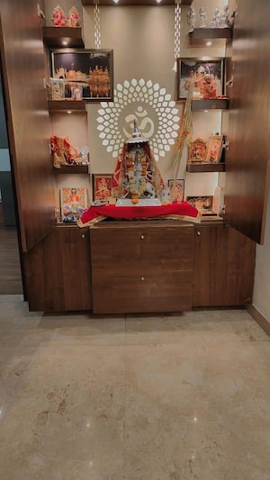 Bedroom in 4 BHK Apartment at Parsvnath Green Ville, Sector 48 – for Rent