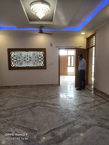 Room in 3 BHK Builder Floor at Green Fields Colony – for Rent