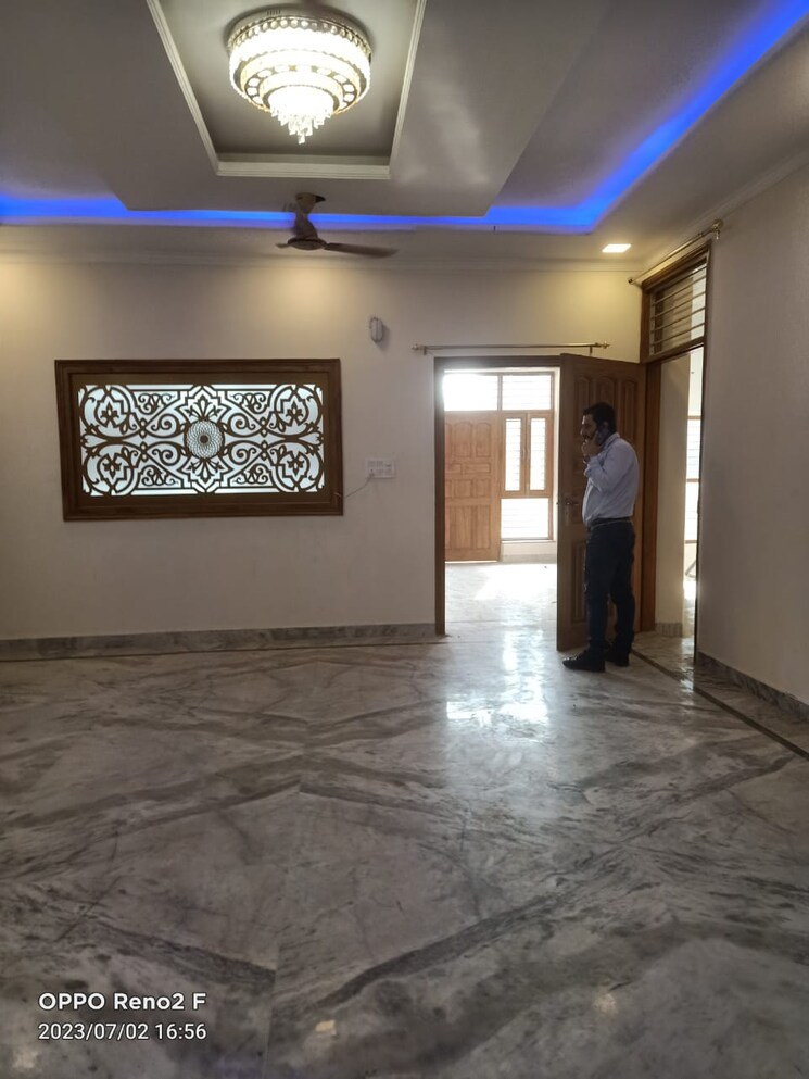 Room, green fields colony 3 Bedroom 1450 Sq.Ft. Builder Floor In Green Fields Colony Faridabad 9218195