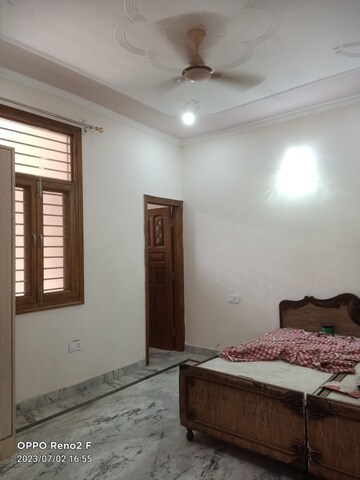 Bedroom in 3 BHK Builder Floor at Green Fields Colony – for Rent
