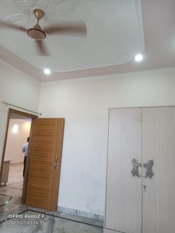 Furnished Amenities in 3 BHK Builder Floor at Green Fields Colony – for Rent
