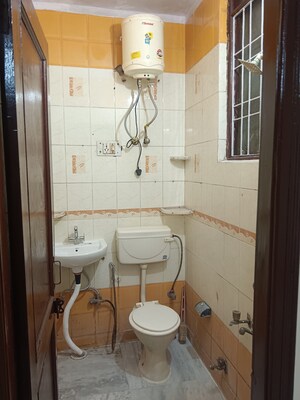 Master Bedroom in 3 BHK Builder Floor at Khirki Extension – for Rent