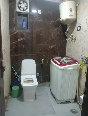 Bathroom in 1.5 BHK Builder Floor at Govindpuri – for Rent