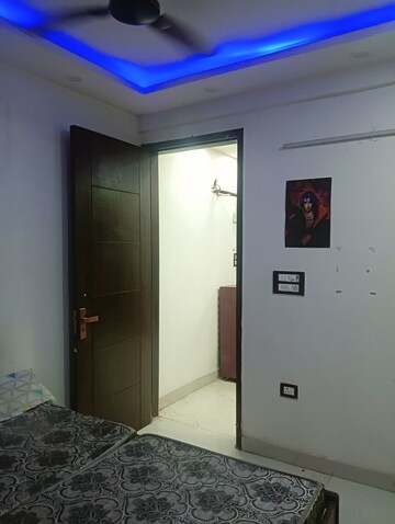 Building Lobby in 1.5 BHK Builder Floor at Govindpuri – for Rent
