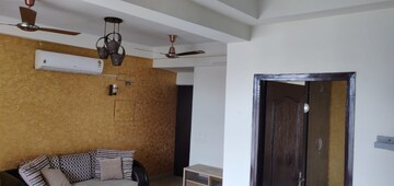 Team Area in 2.5 BHK Apartment at Amrapali Princely Estate, Sector 76 – for Rent