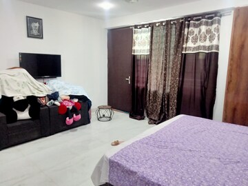 Bedroom in 2 BHK Builder Floor at Hong Kong Bazaar, Sector 57 – for Rent