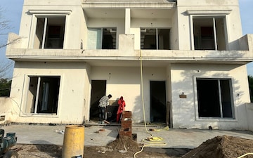 3 BHK Apartment For Sale in Aerocity