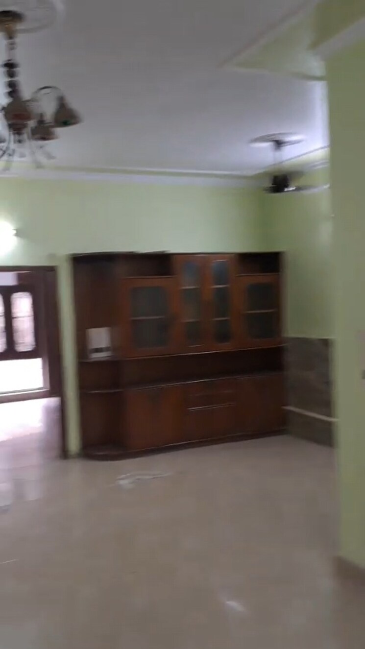 Room, sector 15a 1.5 Bedroom 650 Sq.Ft. Builder Floor In Sector 15a Faridabad 9218324