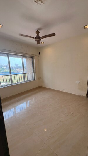 Room in 2 BHK Apartment at Gundecha Symphony, Andheri West – for Sale