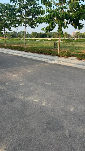  Plot For Sale in BPTP District Faridabad, Sector 81