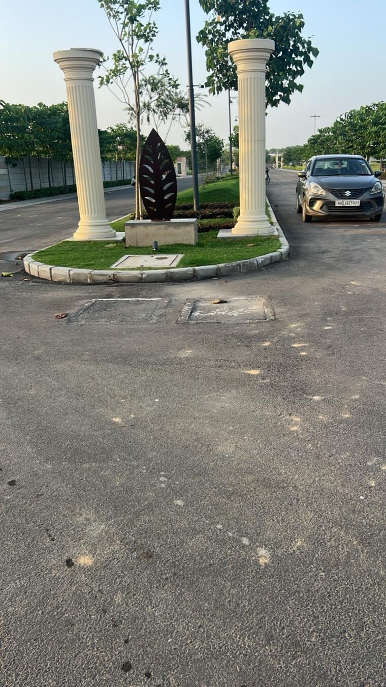  Parking, bptp-district-faridabad  145 Sq.Yd. Plot In Sector 81 Faridabad 9218354