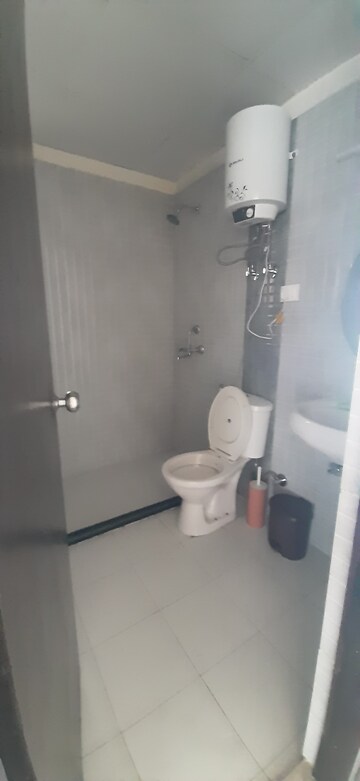 Team Area in 3 BHK Apartment at Land Craft Golf Links Apartment Phase 2, Pandav Nagar – for Rent