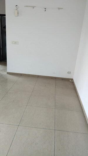 Room in 2 BHK Apartment at Homes 121, Sector 121 – for Rent