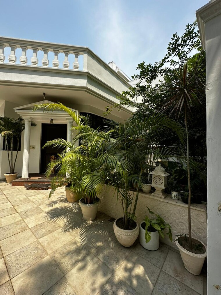 Exterior View, dlf-royale-residences 4 Bedroom 500 Sq.Yd. Villa In Dlf Phase I Gurgaon 9218440