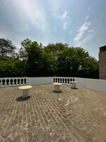 4 BHK + Pooja Room,Servant Room,Study Room 500 Sq.Yd. Villa in DLF Royale Residences