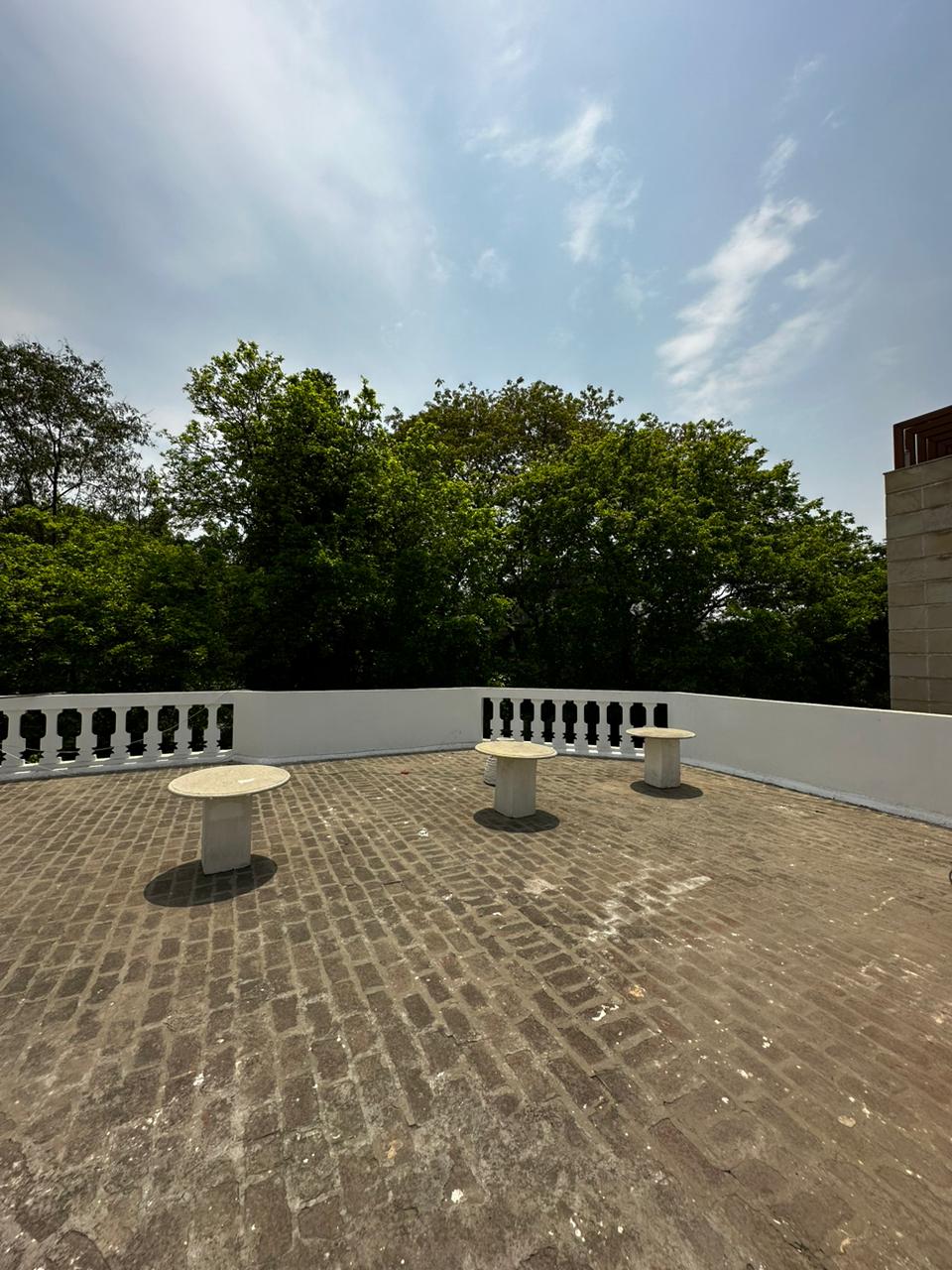 4 BHK + Pooja Room,Servant Room,Study Room Villa For Rent in DLF Royale Residences