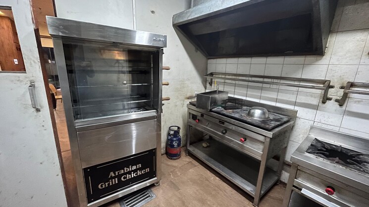  Parking, neptune-eastern-business-district Commercial Shop 894 Sq.Ft. In Bhandup West Mumbai 9218465