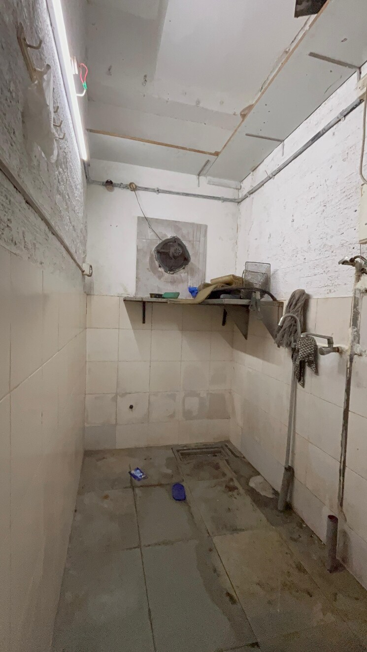 Bathroom, neptune-eastern-business-district Commercial Shop 894 Sq.Ft. In Bhandup West Mumbai 9218465