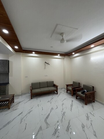 Team Area in 2 BHK Builder Floor at Saket – for Rent