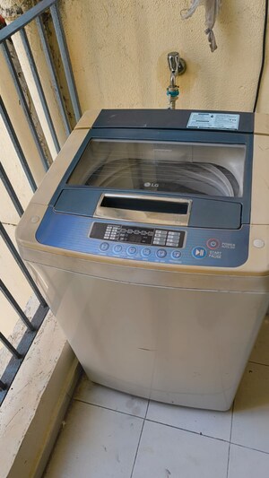 2.5 BHK Apartment For Rent in Aditya Urban Casa, Sector 78