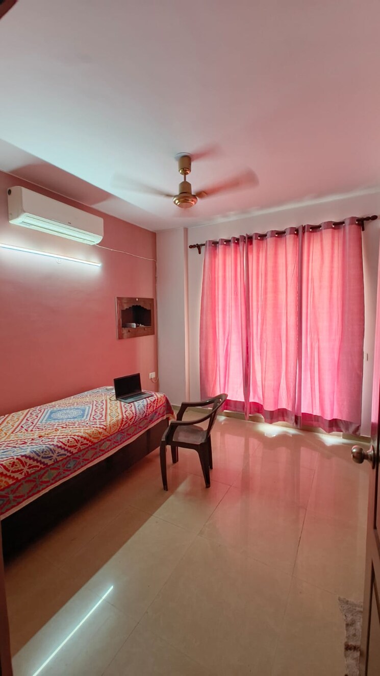 Bedroom, aditya-urban-casa 2.5 Bedroom 1265 Sq.Ft. Apartment In Sector 78 Noida 9218575
