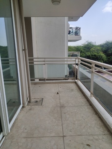 Balcony in 4 BHK Apartment at DLF Park Place, Sector 54 – for Rent