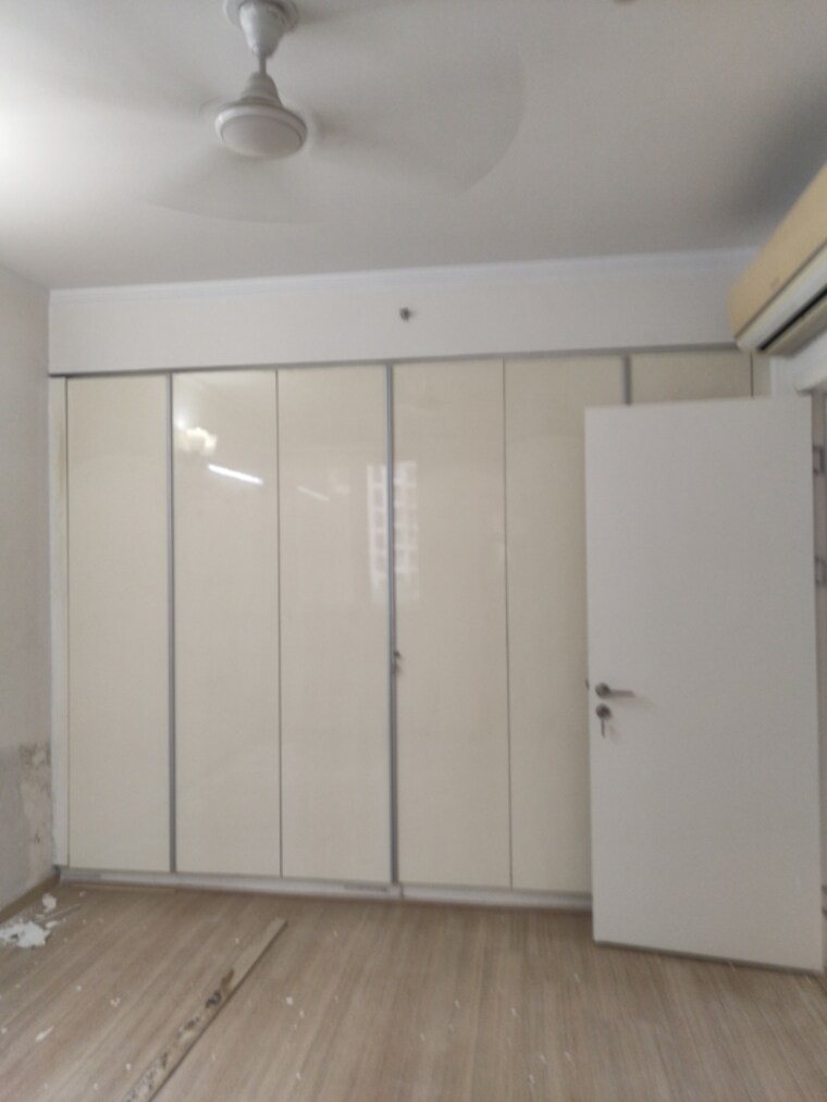 undefined, dlf-park-place 4 Bedroom 2704 Sq.Ft. Apartment In Sector 54 Gurgaon 9218616