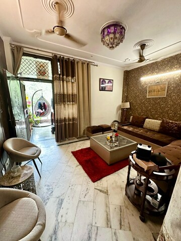 Team Area in 2.5 BHK Builder Floor at Mansarover Garden – for Rent