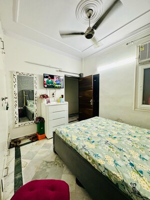 Bedroom in 2.5 BHK Builder Floor at Mansarover Garden – for Rent
