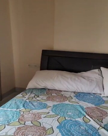 Bedroom in 2 BHK Apartment at Vanamali CHS, Chembur – for Rent