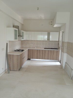 Staircase in 2.5 BHK Apartment at Indiabulls Centrum Park, Sector 103 – for Rent