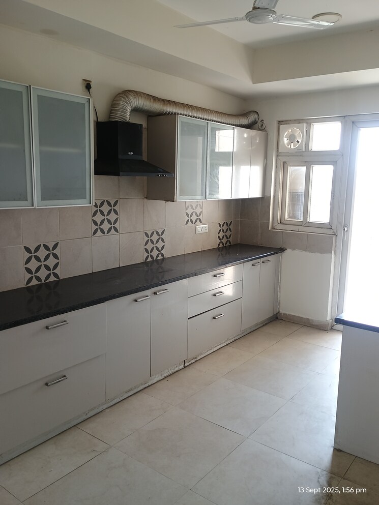Kitchen, paras-dews 2 Bedroom 1385 Sq.Ft. Apartment In Sector 106 Gurgaon 9218664