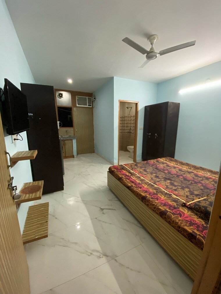 Bedroom, unitech-south-city-1 1 RK 250 Sq.Ft. Apartment In South City 1 Gurgaon 9218662