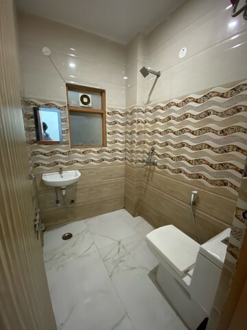 Bathroom in 1 RK Apartment at Unitech South City 1, South City 1 – for Rent